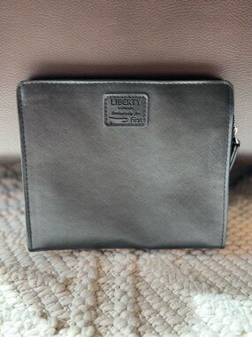 Liberty London x British Airways First Class Amenity Kit Pouch – Exclusive Black